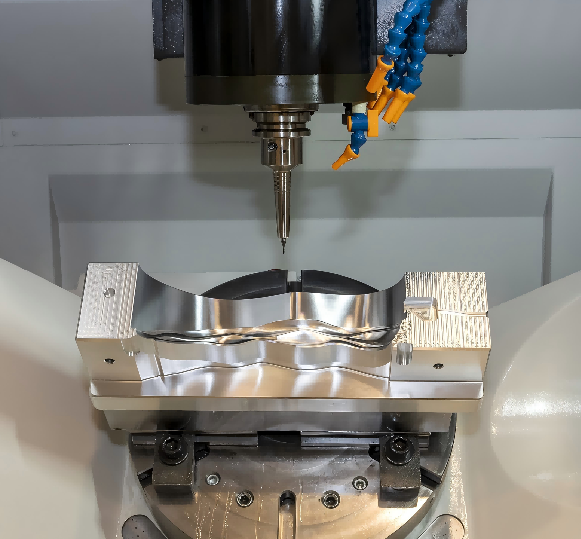 Kumu Hoʻohuli Lako Hana Laser: Mīkini CNC Precision no nā ʻōnaehana hoʻonohonoho Optical