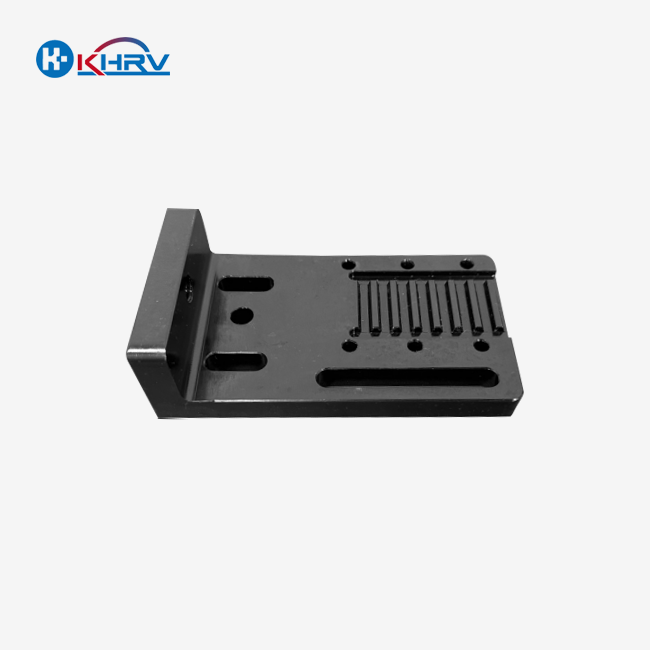 Must kõva anodeeritud komponent